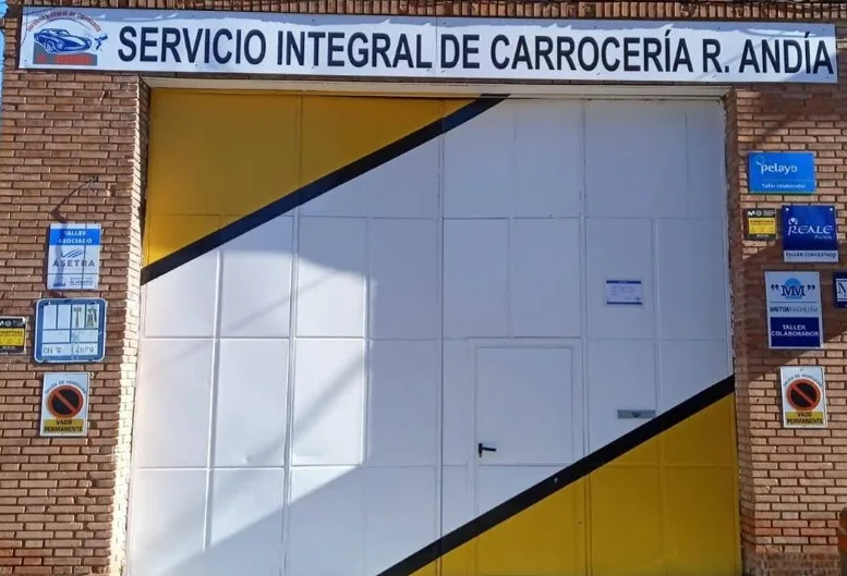 Fachada de SIC R. Andía en la calle Pegaso 24, Hortaleza