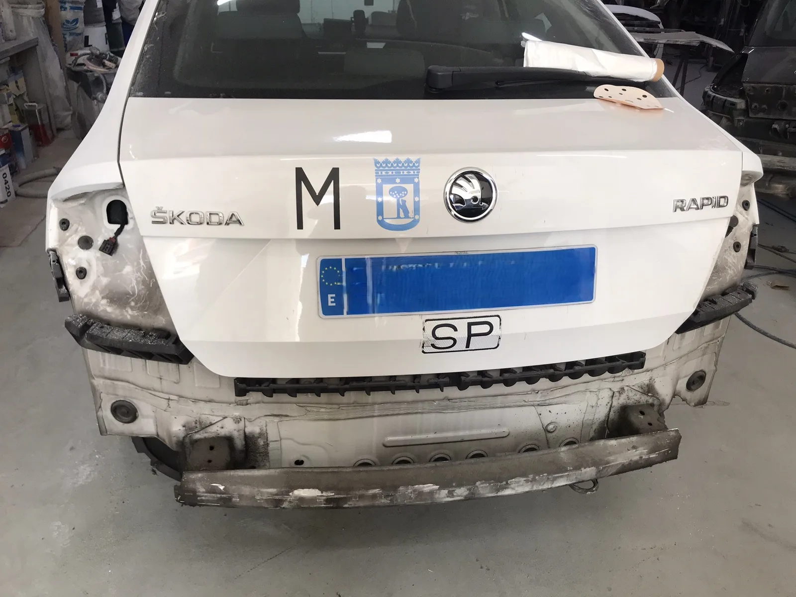 Coche siniestrado a su llegada al taller